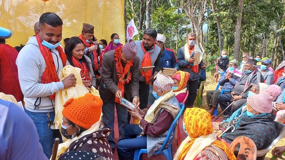 धुलिखेल नगरपालिकामा ज्येष्ठ नागरिकलाई सम्मान