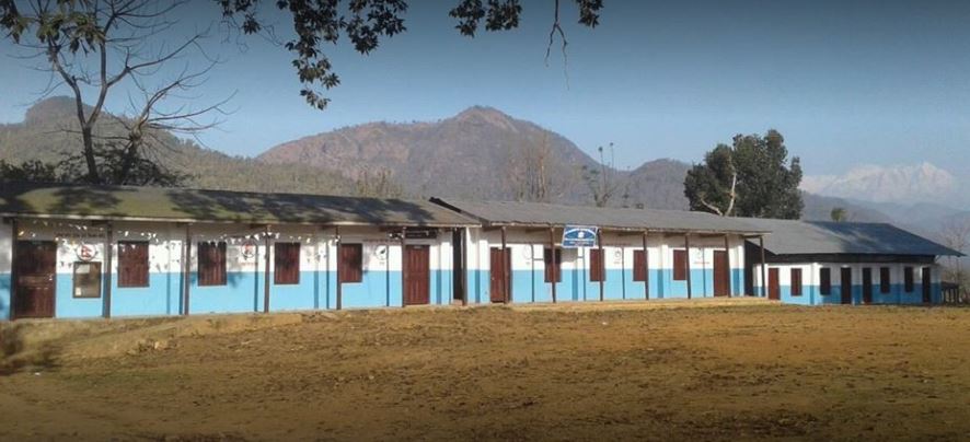 विद्यालयमै स्वास्थ्यकर्मीबाटै प्राथमिक उपचारको व्यवस्था