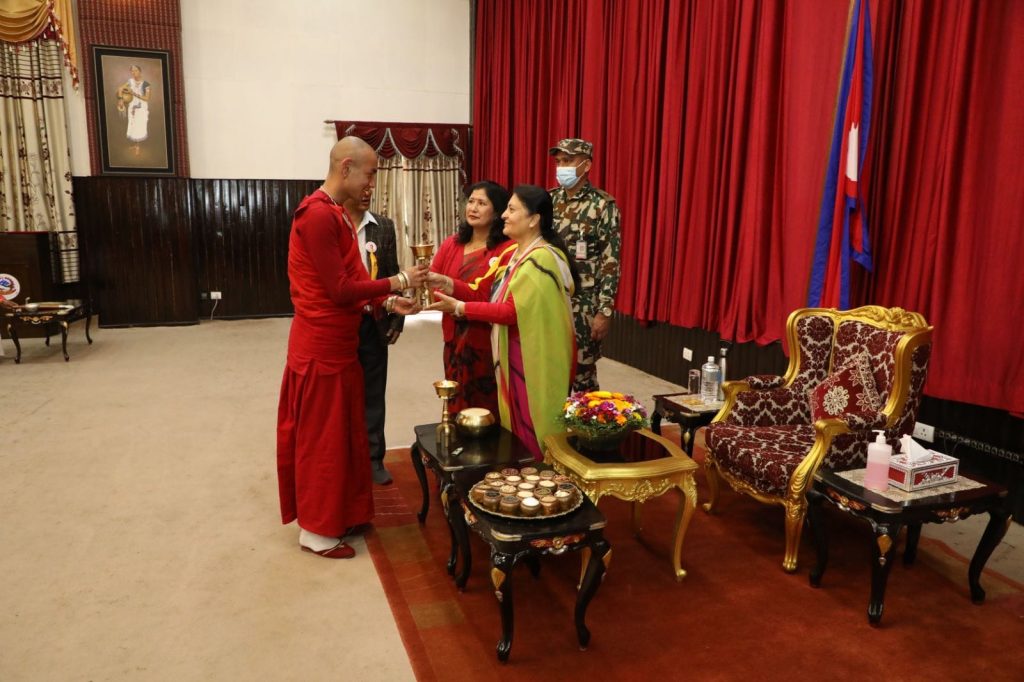 राष्ट्रपतिबाट पूर्व भैरवलाई भिक्षादान