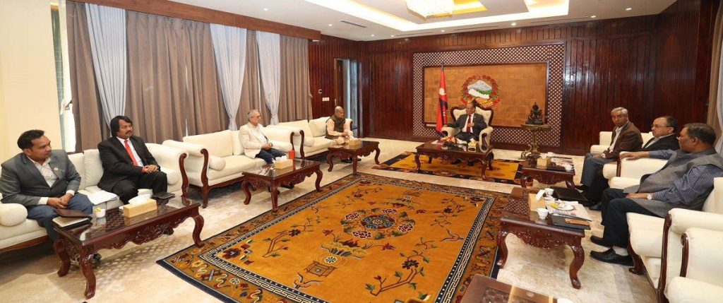 सत्ता गठबन्धनको बैठक बालुवाटारमा जारी, मन्त्रालय भागबन्डामा सकस