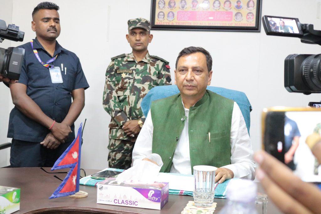 ५ मन्त्रीद्वारा राजीनामा गर्दै मधेस सरकारबाट बाहिरियो एमाले