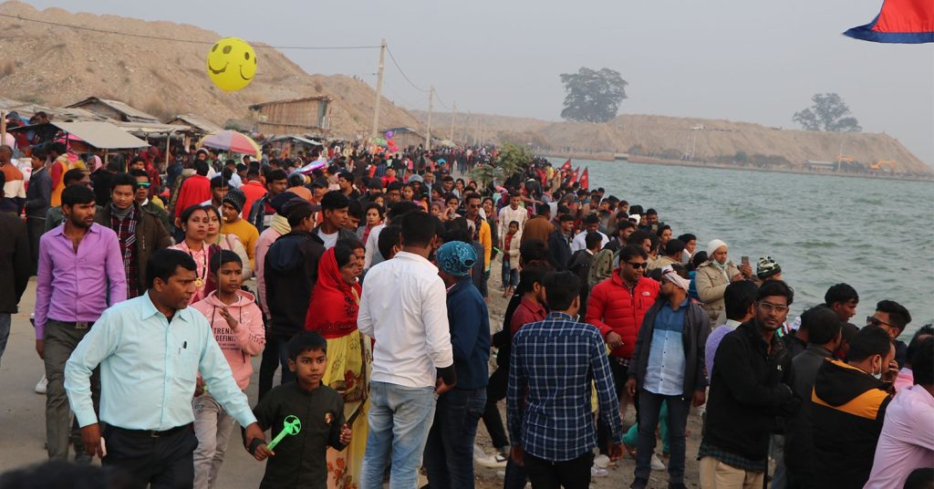 सर्लाहीको भरत तालमा आन्तरीक र वाह्य पर्यटकको घुँइचो