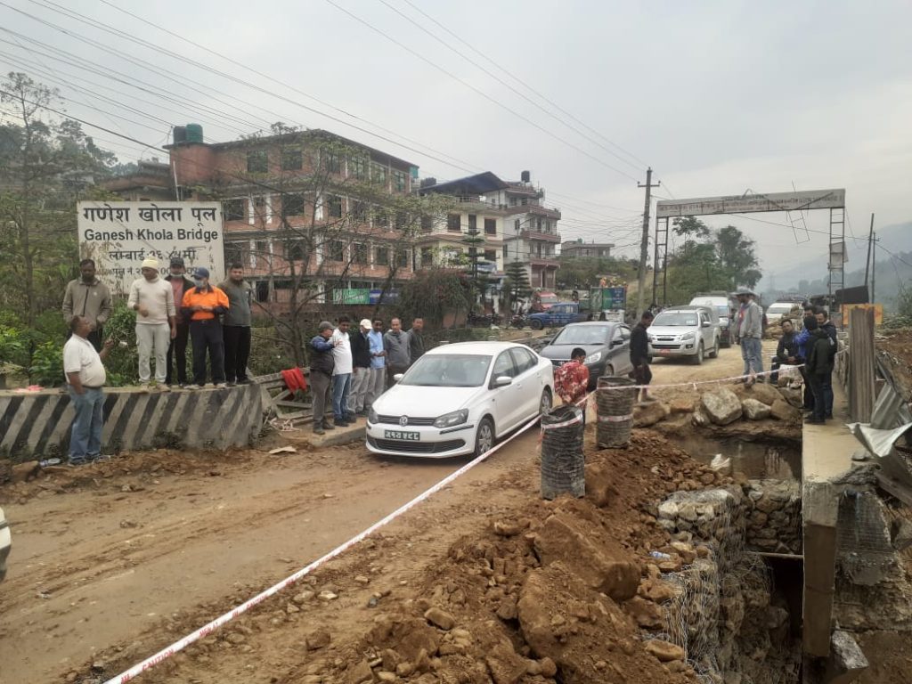 अठार घन्टापछि एकतर्फी खुल्यो पृथ्वी राजमार्ग