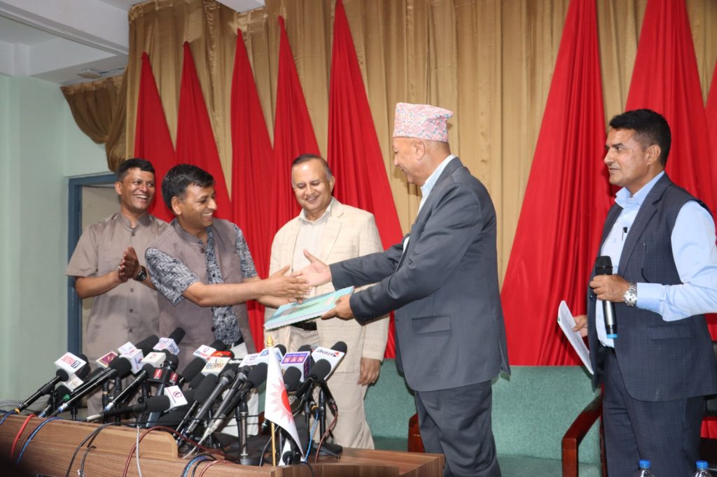 समसामयिक विषयमा एमाले महासचिवलाई पाँच प्रश्न र उहाँले दिएका ९ सय शब्दका जवाफ