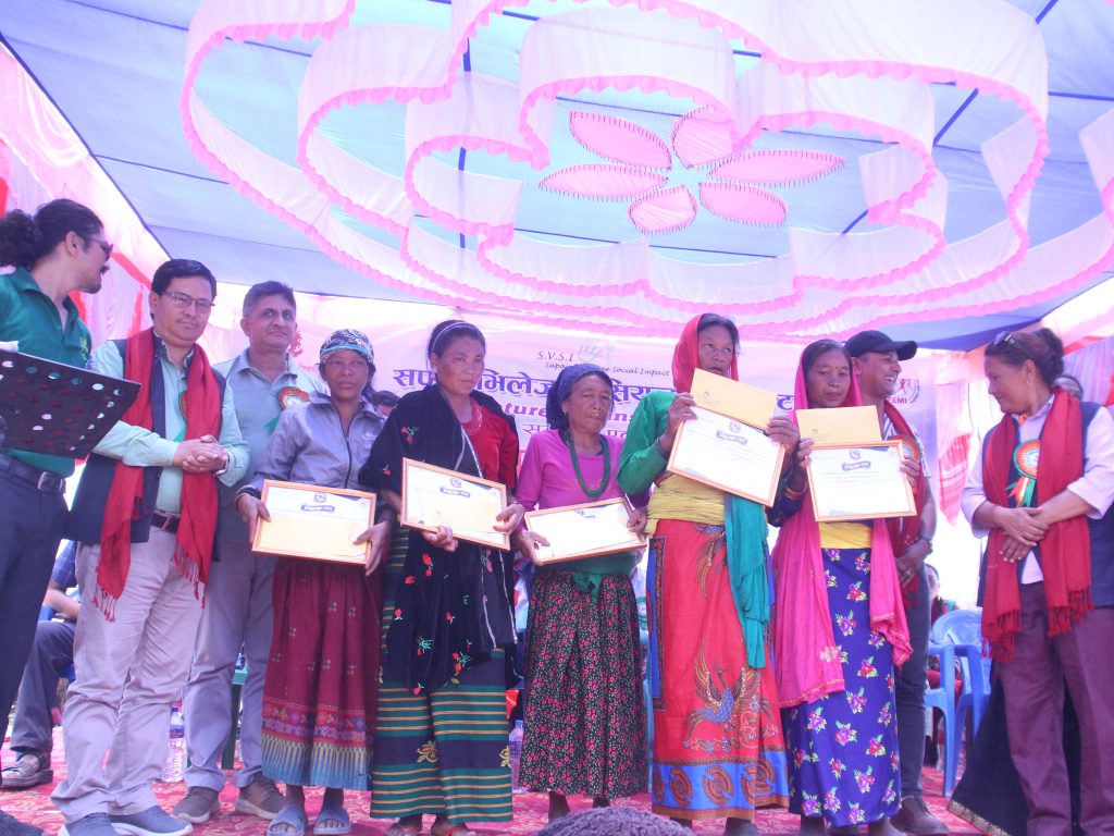 फेरिँदै गएकाे चेपाङ समुदायको जीवनशैली