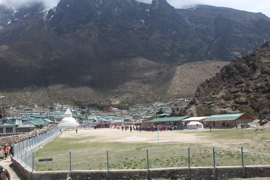 सगरमाथाको काखमा शिक्षाको ज्योति छर्दै खुम्जुङ माध्यमिक विद्यालय