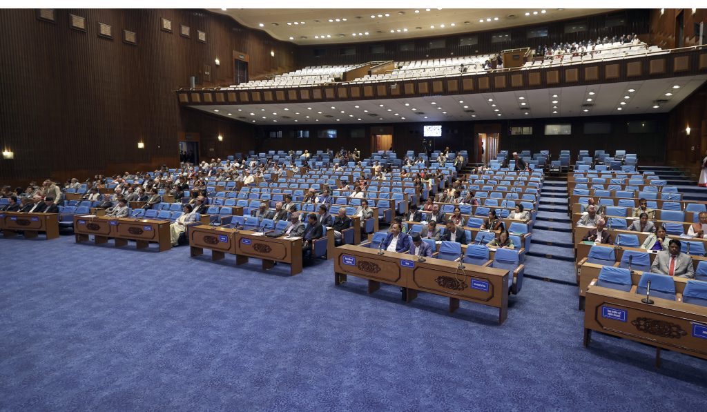 प्रतिनिधिसभा बैठक : बजेटमाथि उठेका प्रश्नको जवाफ अर्थमन्त्रीले दिने