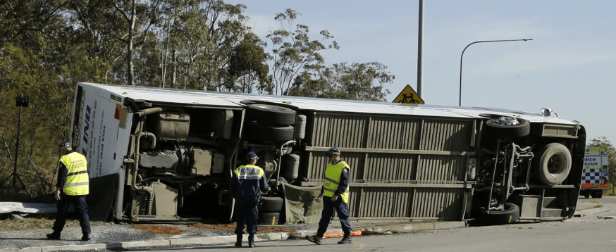 अष्ट्रेलियामा विवाहका पाहुना बोकेको बस दुर्घटना, १० जनाको मृत्यु