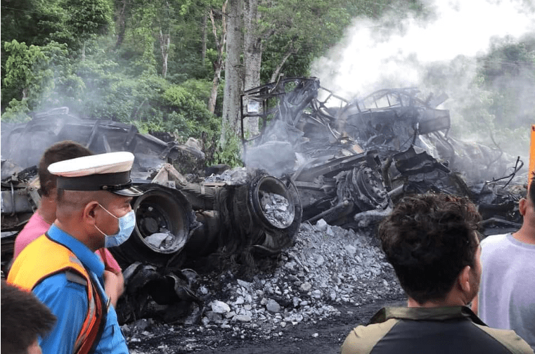 मकवानपुरको मनहरी गाउँपालिकामा दुइवटा ट्रक जुधेर आगलागी, तीनजनाको घटनास्थलमै मृत्यु