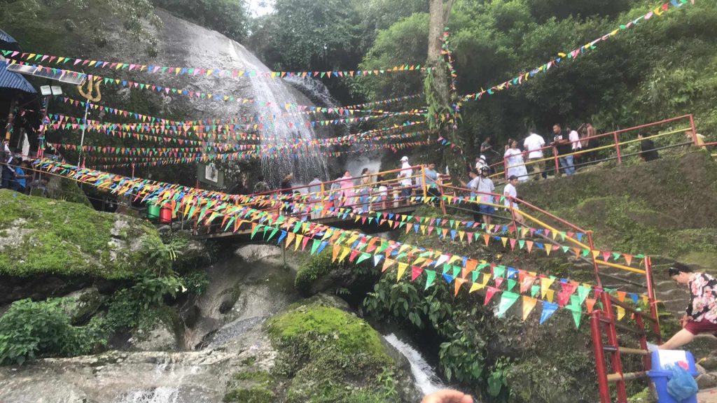 आन्तरिक पर्यटक आकर्षित गर्दै टाेखाकाे वौडेश्वर झरना