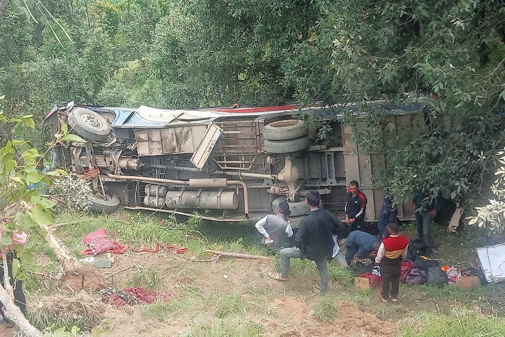 बैतडीको मेलौली बस दुर्घटना अपडेट : घाइतेमध्ये १६ उपचाररत, तीनलाई भारत पठाइयो