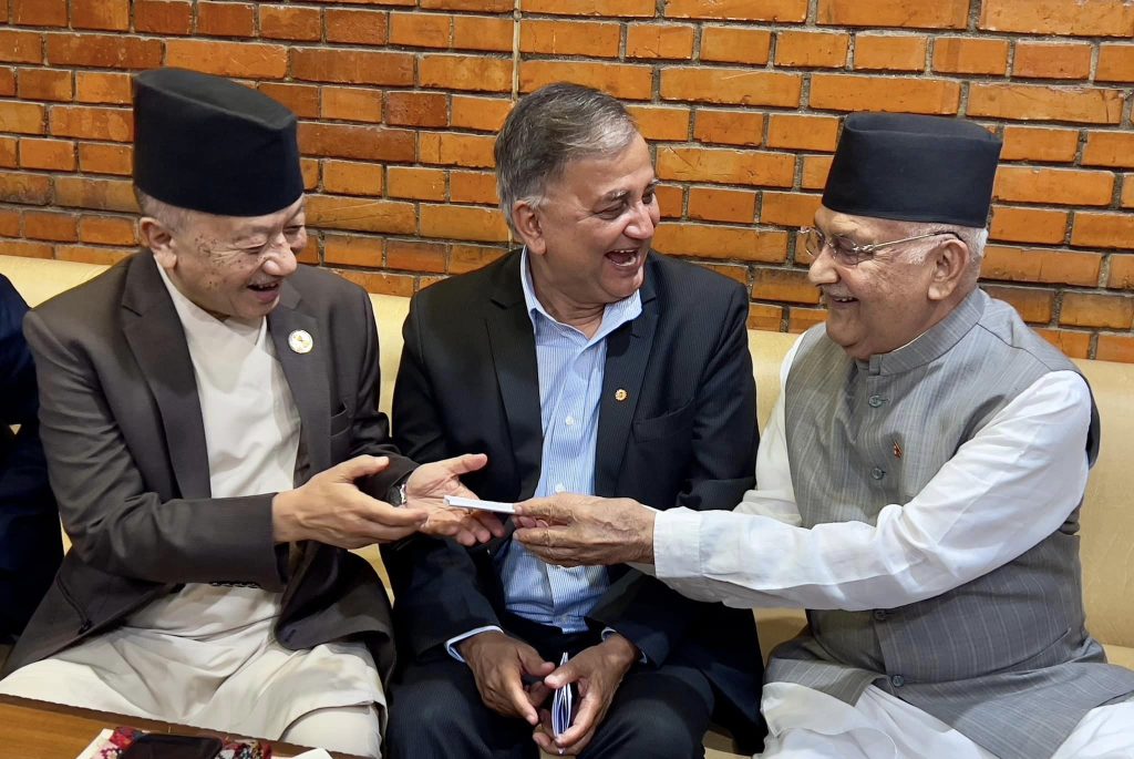 एमाले अध्यक्ष ओली कम्बोडिया प्रस्थान, कार्यबाहकको जिम्मेवारी पोखरेल र नेम्वाङलाई