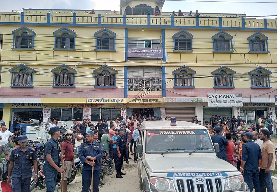 जनकपुर सुरक्षा अस्पतालमा पाठेघरकाे शल्यक्रिया गर्दा महिलाको मृत्यु, चिकित्सक भागेपछि अस्पतालमा ताला