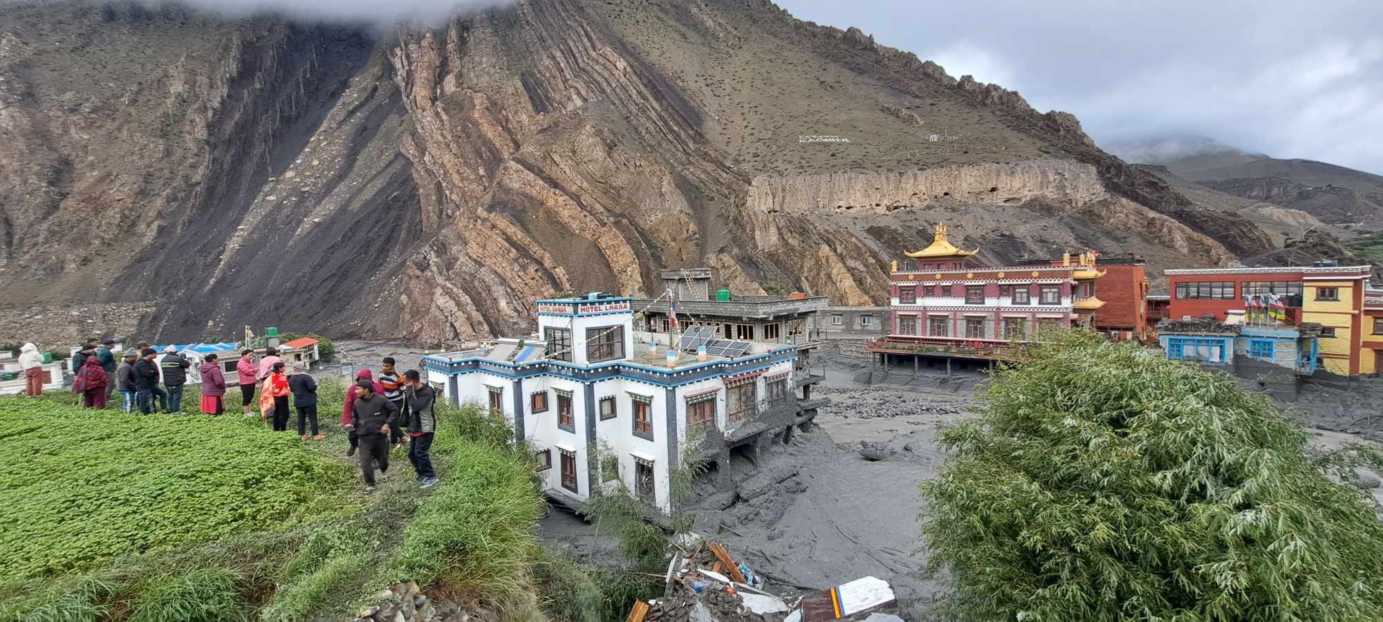 कागखोला बाढीले जाेगीयाे ज्यान, स्थानीय भन्छन् ‘हेर्दा हेर्दै घरबारविहीन भयौँ’