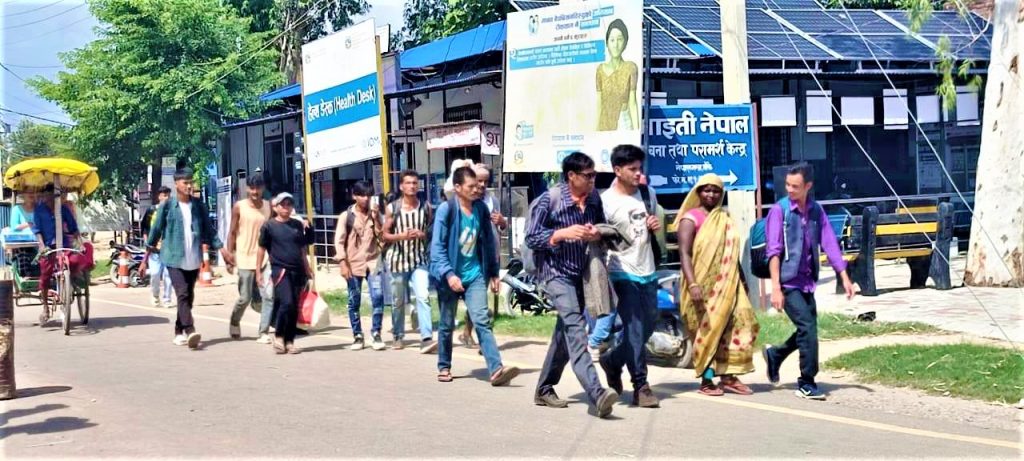 चाडपर्वको खर्च जोहो गर्न भारत जानेको लर्काे