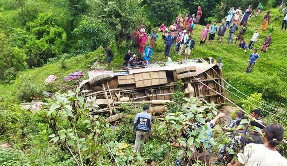 रोल्पा बस दुर्घटना : चारजनाको मृत्यु, १८ जना घाइते