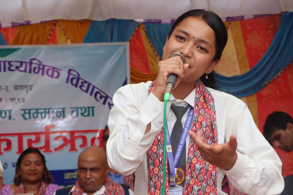 गायनमा नव गायिका सिम्रनको चर्चा