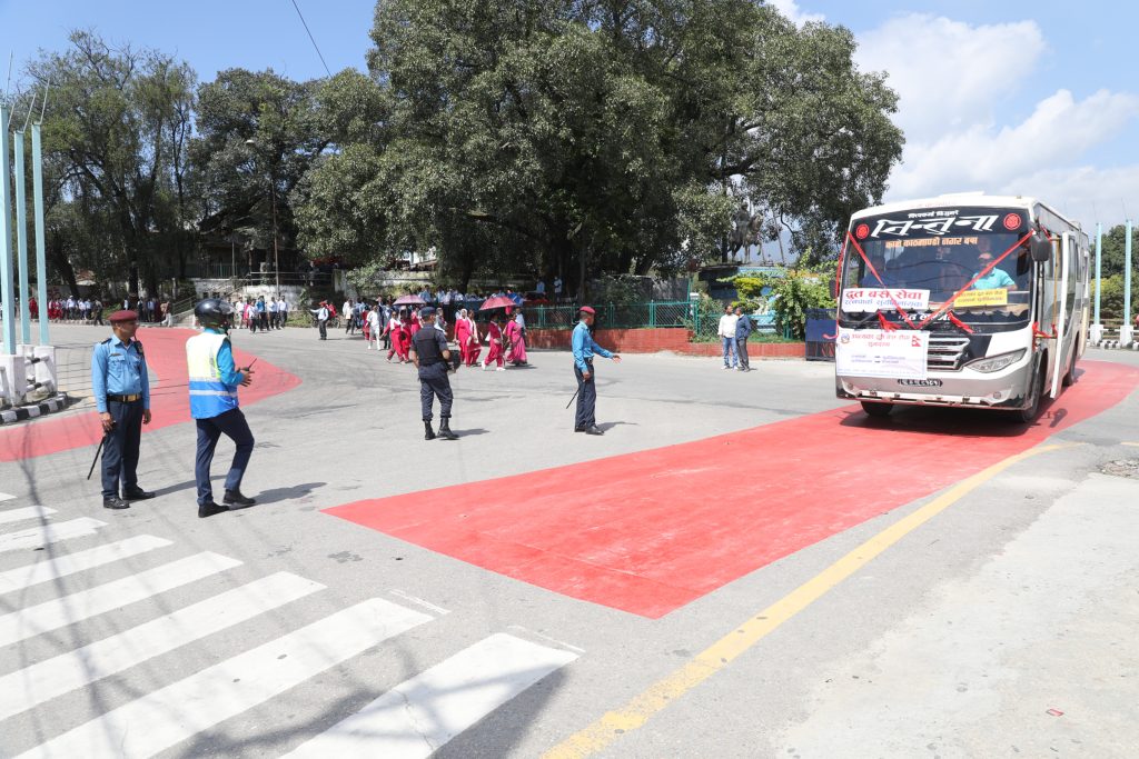 द्रुत बससेवामा अब ४५ मिनेटमै सूर्यविनायकदेखि रत्नपार्क पुगिने, भाडा कति लाग्छ ?