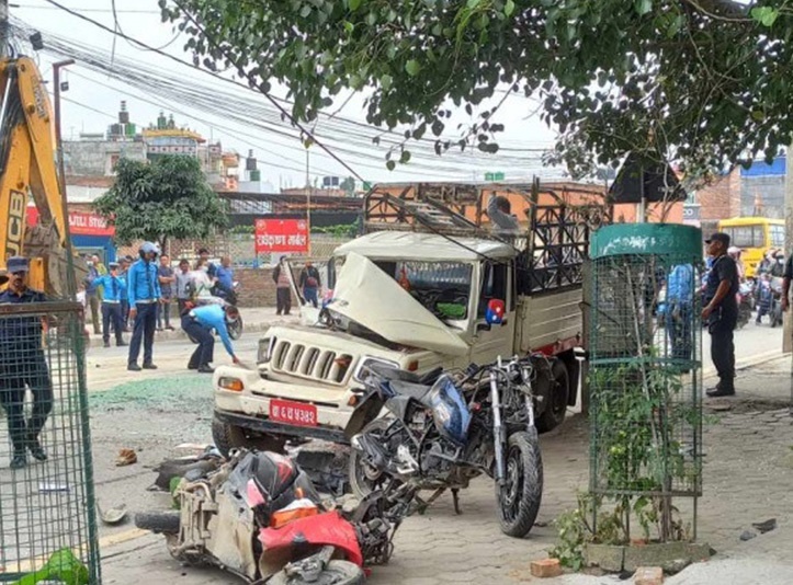 काठमाडाैंकाे पेप्सीकोलामा बस दुर्घटना, १४ जना घाइते