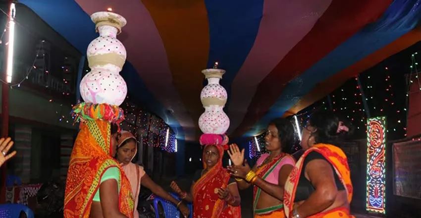 चाडपर्वमा हराउँदै लोकपरम्परा : न ‘झिझिया नृत्य’ न ‘दसैँके ढोल’