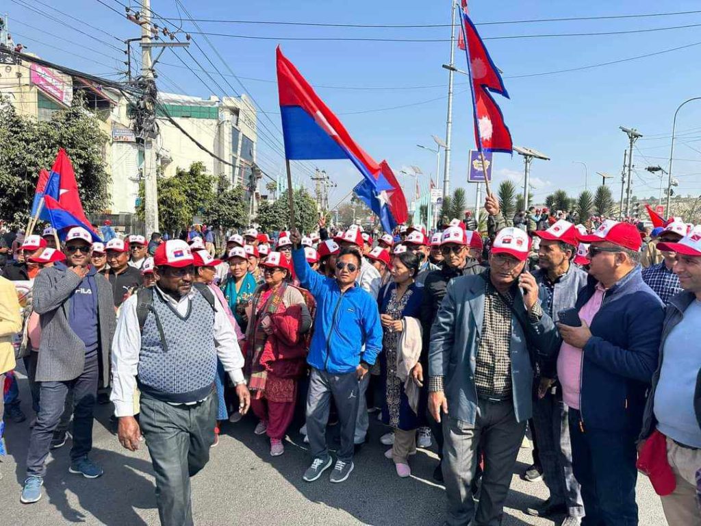 तीनकुनेमा युवा संघको प्रदर्शन (तस्वीरहरू)