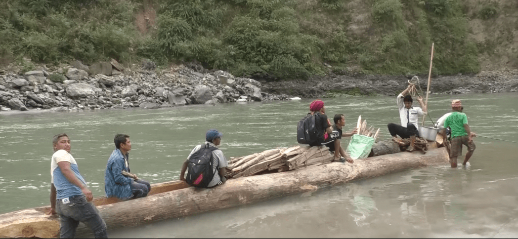 डुङ्गा लोप हुन थालेपछि संरक्षणमा जुटे रामेछापका माझी