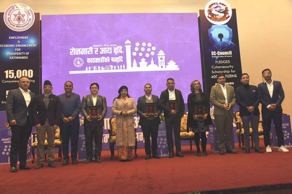 महानगर गौरव योजनाको उपमेयर डंगोलबाट औपचारिक शुभारम्भ