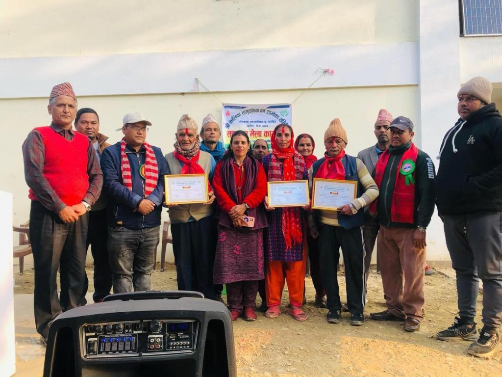 धादिङ नीलकण्ठका वन संरक्षणकर्मी सम्मानित