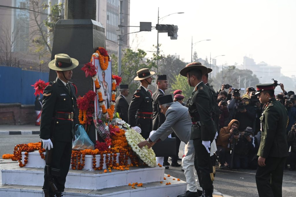 राष्ट्रपति पौडेलद्वारा राष्ट्रनिर्माताप्रति सम्मान