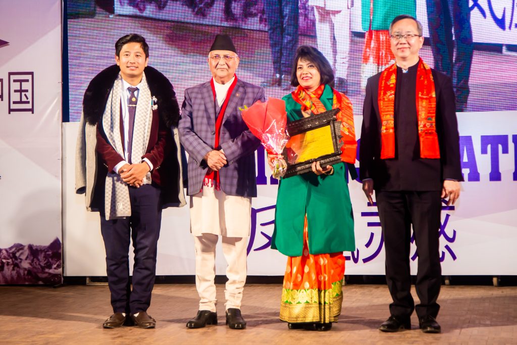 राजदूतलाई छेउमा राखेर ओलीले भन्नुभयो– ‘नेपाल र चीनबिचको सम्बन्ध सदिऔँ पुरानु हो’