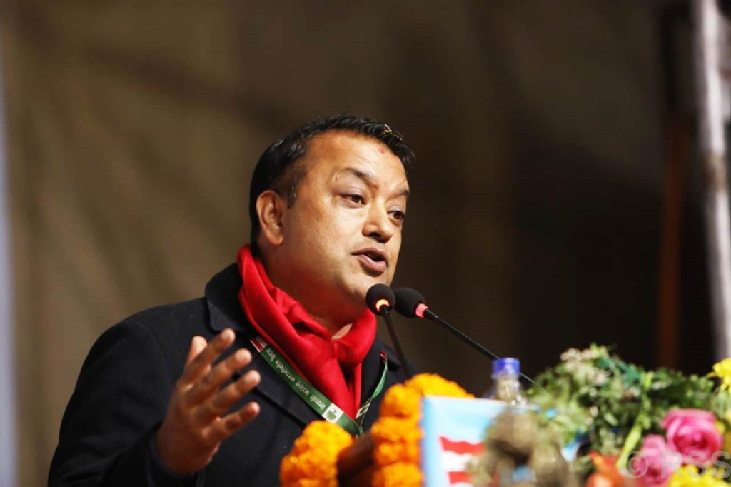 ३६ पृष्ठमा गगनको गुनासोः अरुको झण्डा वोक्दा लोकप्रिय मतमा ७ प्रतिशतले गिरावट