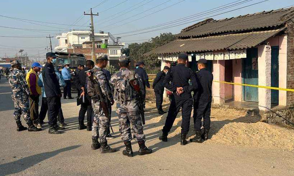 सिरहामा धारिलो हतियार र सिलौटा हानेर महिलाको हत्या