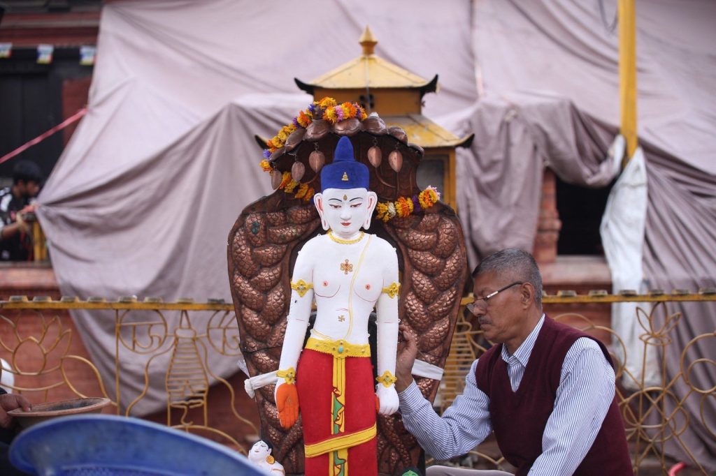 नाला करुणामय मूर्तिमा रंगरोगन ‘लंपुं छाये’ (तस्बिरहरू)