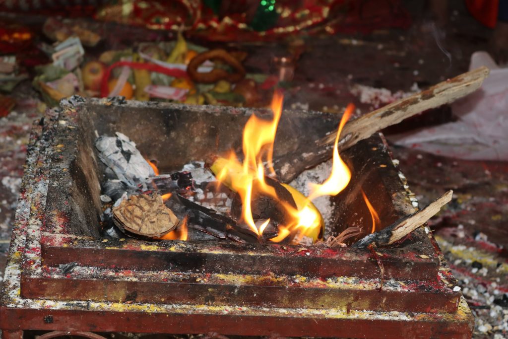 बेसहारा बालबालिकालाई पढाउन महायज्ञ