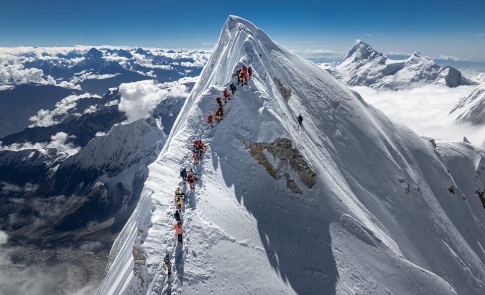 यसवर्ष सगरमाथा आरोहणका लागि हालसम्म ६३ आरोहीले लिए अनुमति