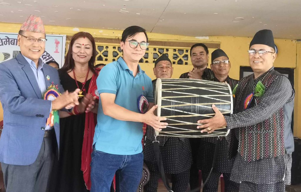 तनहुँमा नेवार समुदायका युवायुवतीलाई वाद्यवादन तालिम