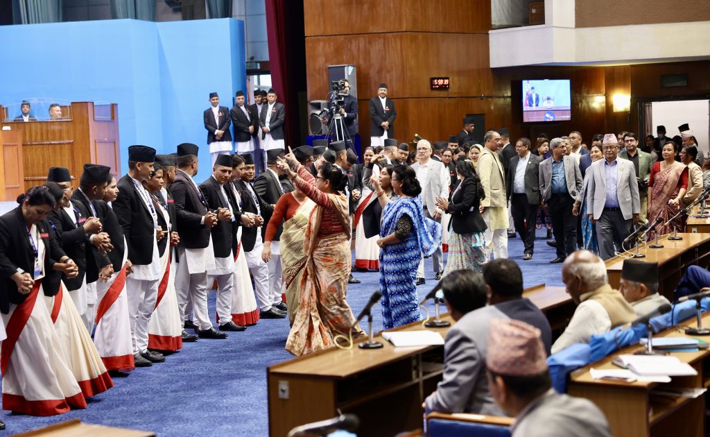 कांग्रेसको अवरोधपछि प्रतिनिधिसभाको बैठक भाेलीसम्मका लागि स्थगित