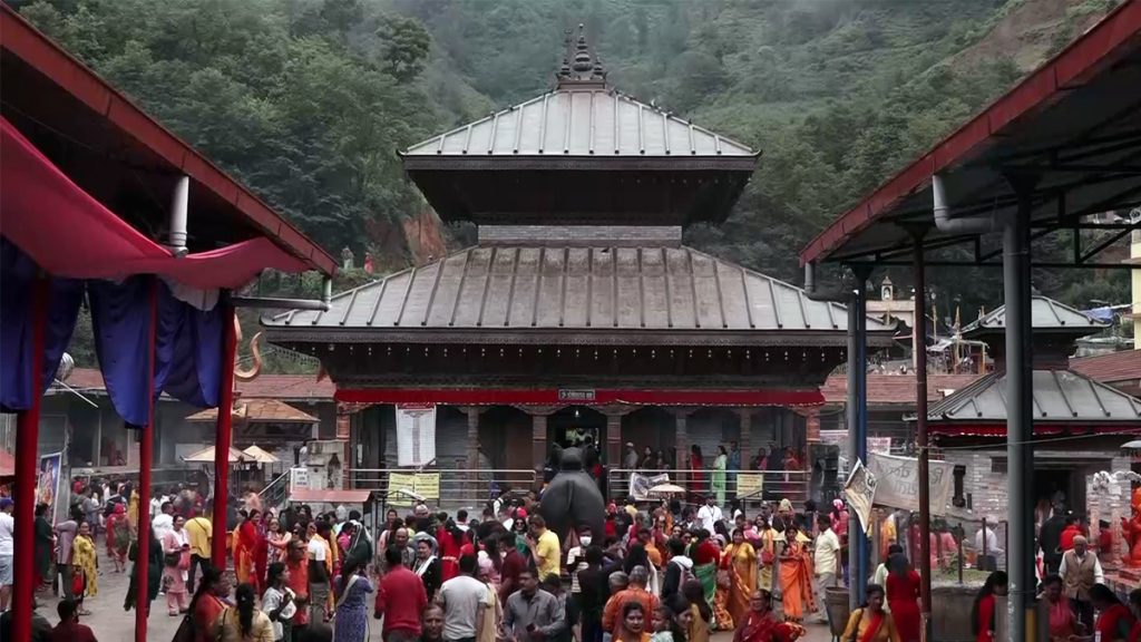 अक्षय तृतीया मेला भर्न डोलेश्वरमा बिहानैदेखि भीड