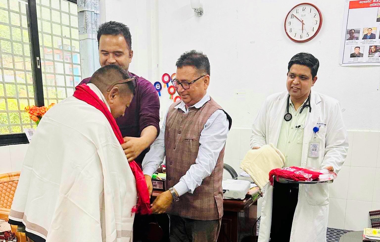 परोपकारी ट्याक्सी चालक विष्णु काउचामगरको सम्मान