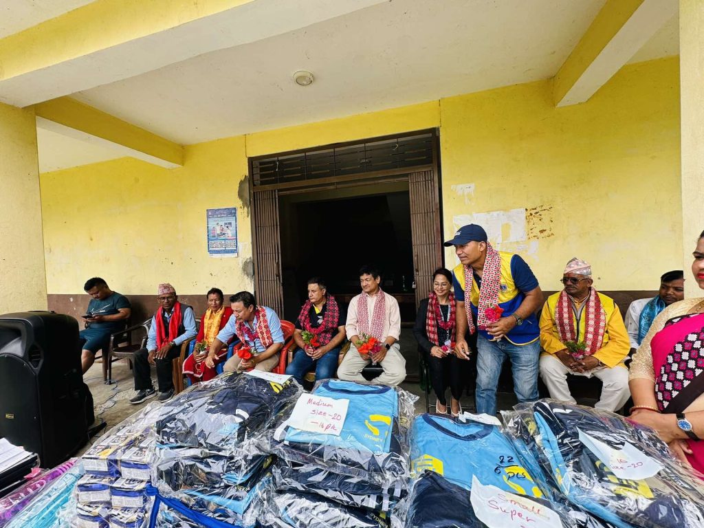 इसिएलएफ नेपालद्वारा हिरादेवी आधारभूत विधालय मेलम्चीमा शैक्षिक सामग्री हस्तान्तरण