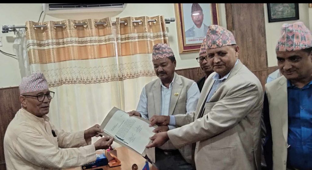 लुम्बिनीका मुख्यमन्त्रीमा एमालेका उपनेता चेतनारायणको दाबी पेश