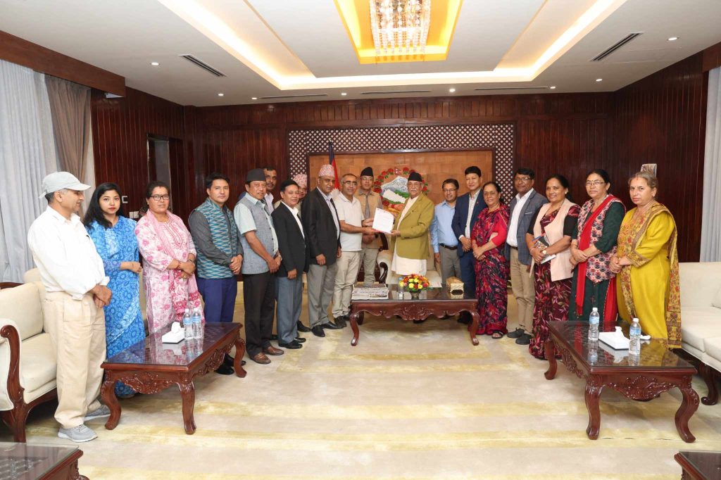 एमाले काठमाडौँ जिल्ला कमिटीले गर्याे प्रधानमन्त्री ओलीकाे ध्यानाकर्षण