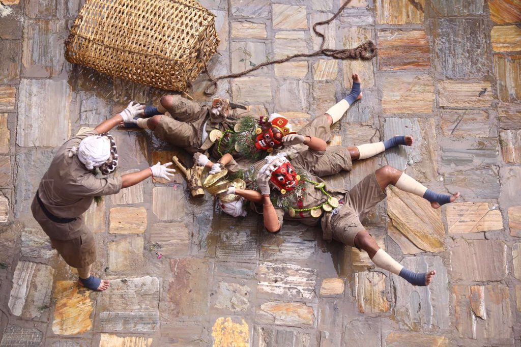 देशभरका नेवार समुदायले मनाए घिन्ताङघिसी नाचसँगै गाईजात्रा (देशैभरिका तस्बिरहरू)