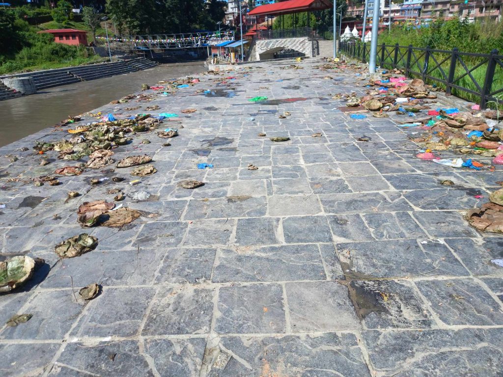 गोकर्णेश्वर मन्दिर क्षेत्रमा फोहर उठाउन ढिलाइ