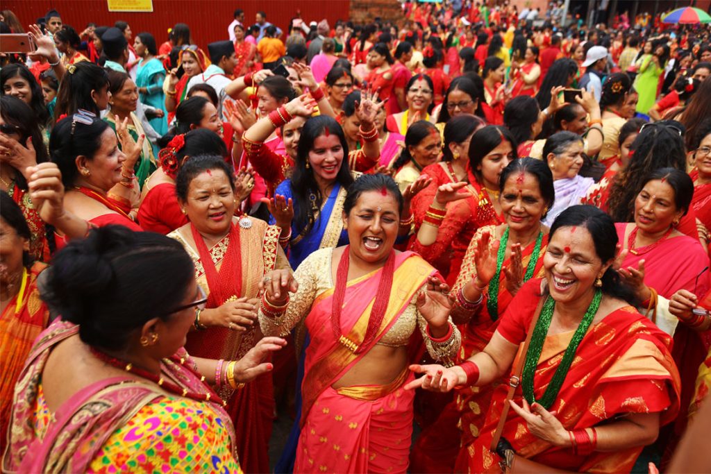 आज हरितालिका तीज पर्व भगवान् शिवको पूजा आराधना गरी धुमधामका साथ मनाइँदै