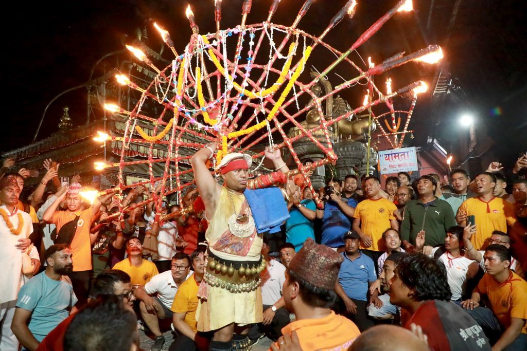 ‘येंया पुन्हिया मेय् प्वाः खनेगु’ जात्रा पशुपति परिक्रमा