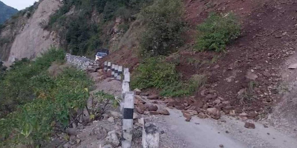 सुख्खा पहिरो खस्दा जयपृथ्वी राजमार्ग अवरुद्ध