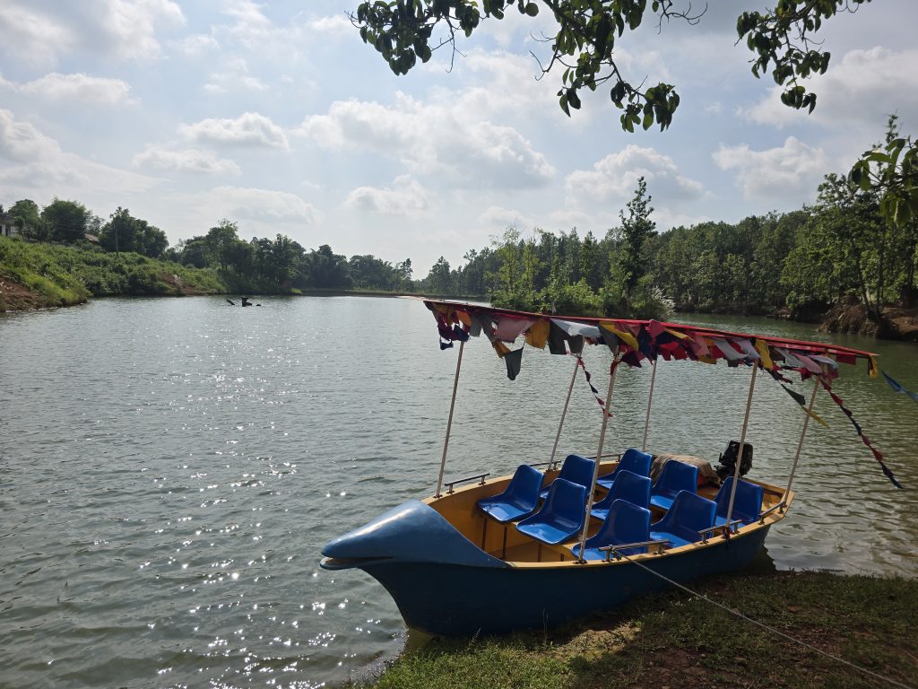 घोराहीकाे गगटे तालमा मोटरबोट चलेपछि स्थानीयको बढ्याे आम्दानी