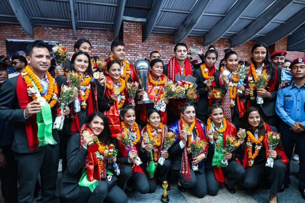 च्याम्पियन नेपाल पुलिस क्लबलाई विमानस्थलमा भव्य स्वागत