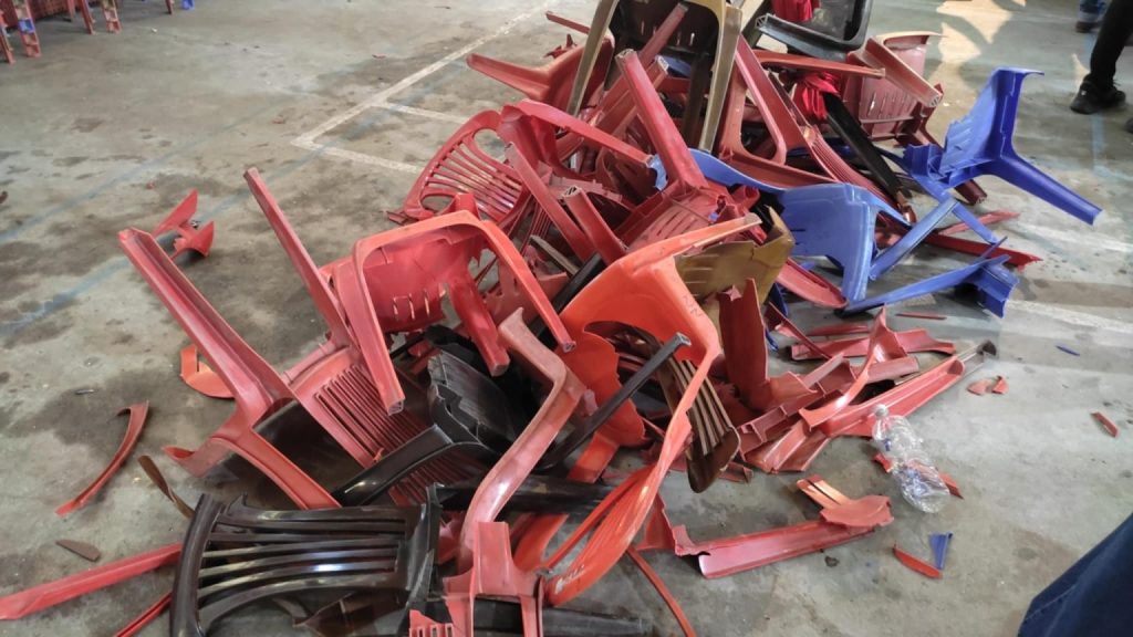 अखिल (क्रान्तिकारी)को सम्मेलन स्थल तोडफोड, बन्दसत्र स्थगित